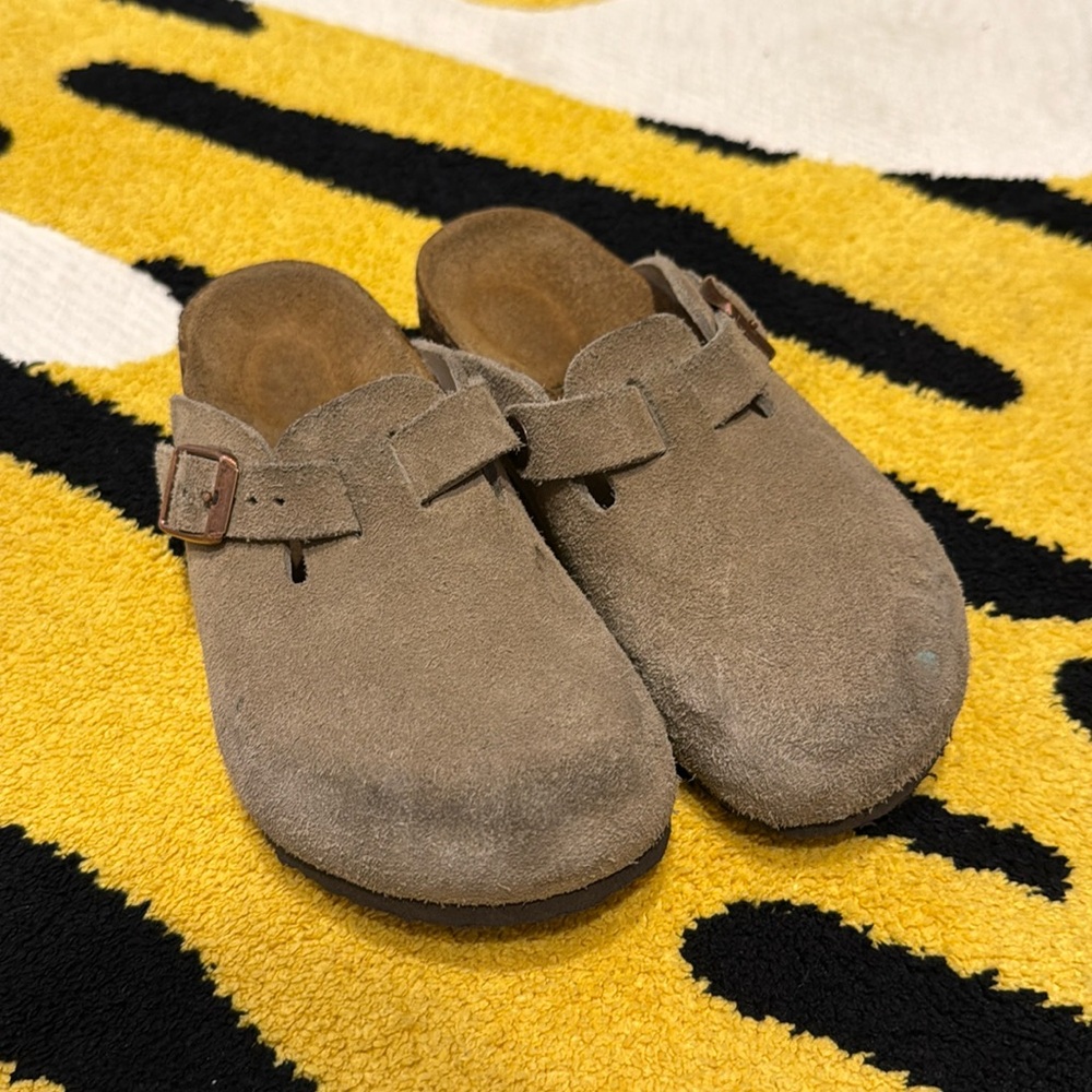 Birkenstock Kids Suede Moccasin Clogs in Taupe